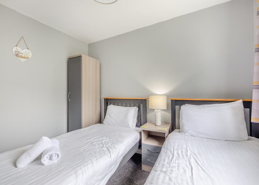 Platinum 3 Bedroom Chalet Sleeps 5 - Brixham Holiday Park, Brixham, Torbay