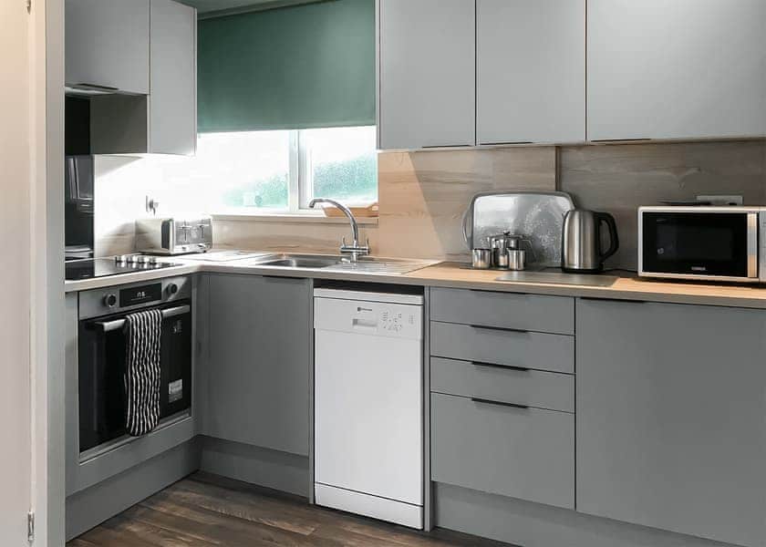 Platinum 3 Bedroom Chalet Sleeps 6 - Brixham Holiday Park, Brixham, Torbay