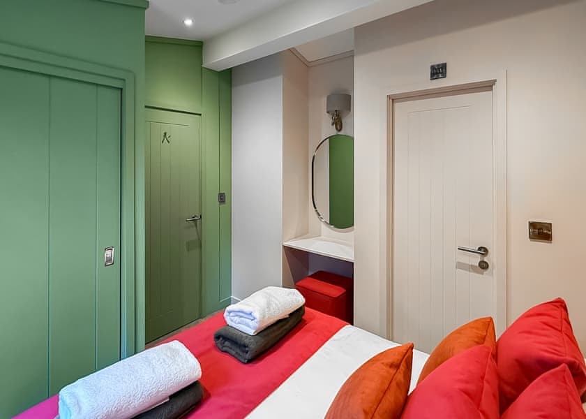 Peacock Place - Brockwood Hall Lodges, Millom