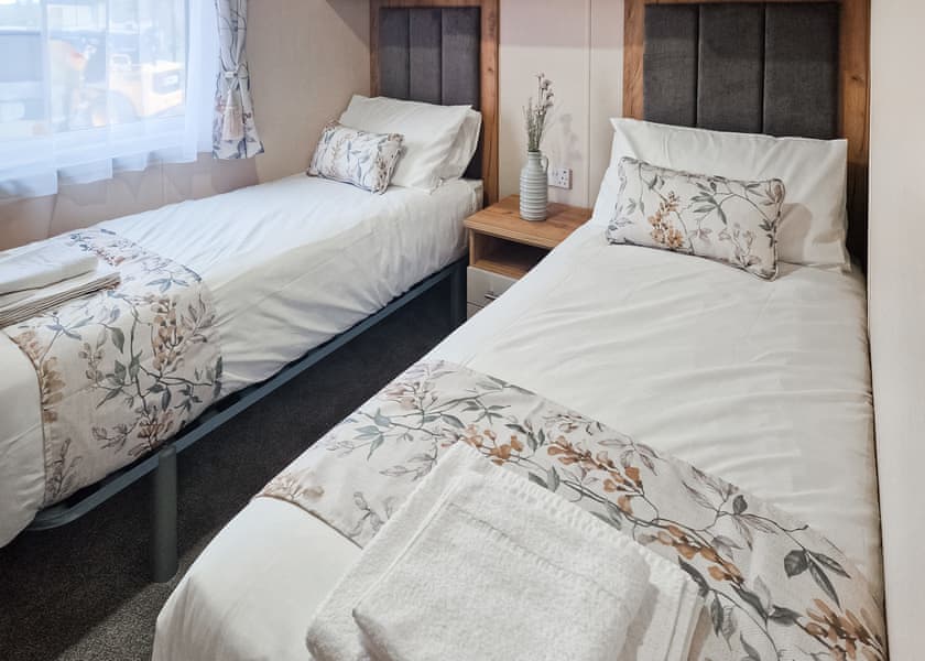 Platinum 3 Bed - Brightlingsea Holiday Park, Brightlingsea