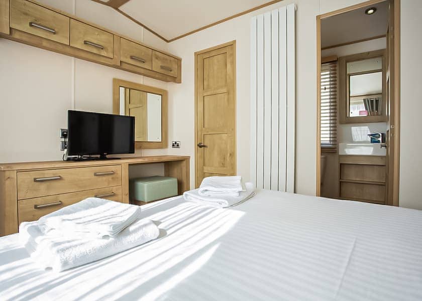 Indulgent 4 Berth Caravan - Bude Holiday Resort, Bude