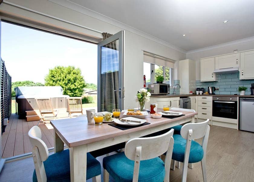 Summerleaze Garden Cottage 2 | Summerleaze Garden Cottage 2 Spa - Bude Coastal Resort, Stratton, Nr Bude