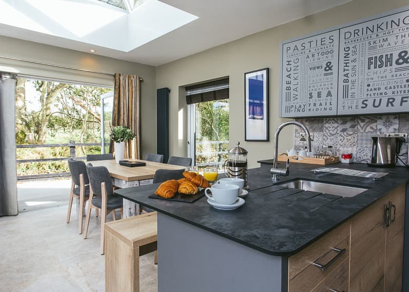Cornish Lodge Spa - Bude Coastal Resort, Stratton, Nr Bude