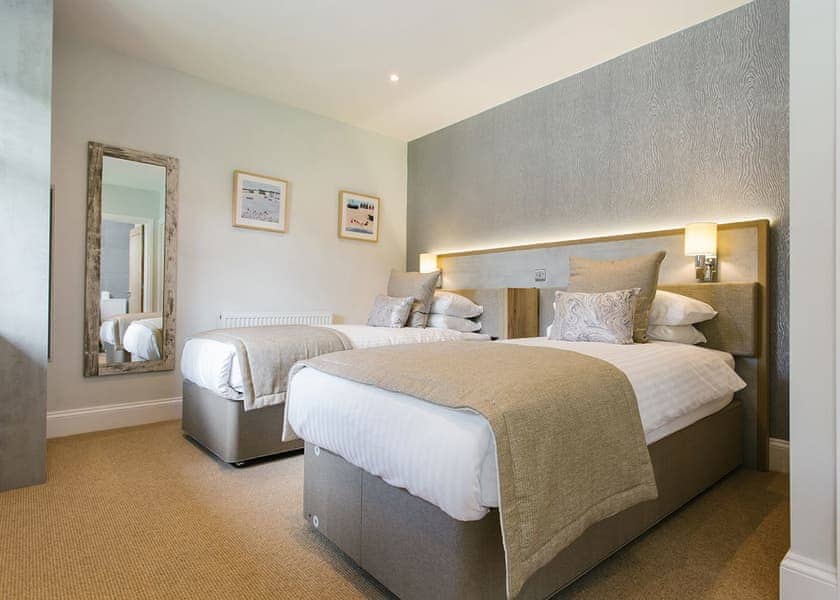 Cornish Lodge Spa - Bude Coastal Resort, Stratton, Nr Bude