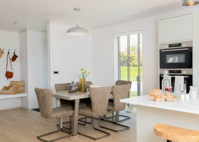 Sennen 3 Spa Roof Terrace (Pet) - Bude Coastal Resort, Stratton, Nr Bude