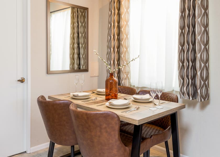 Balmoral Lodge Spa - Benview Lodges, Nr Kintore