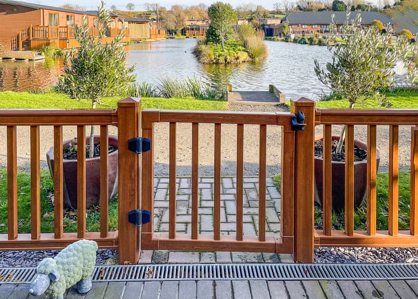 Teal Lodge - Caistor Lakes Lodges, Caistor, Market Rasen