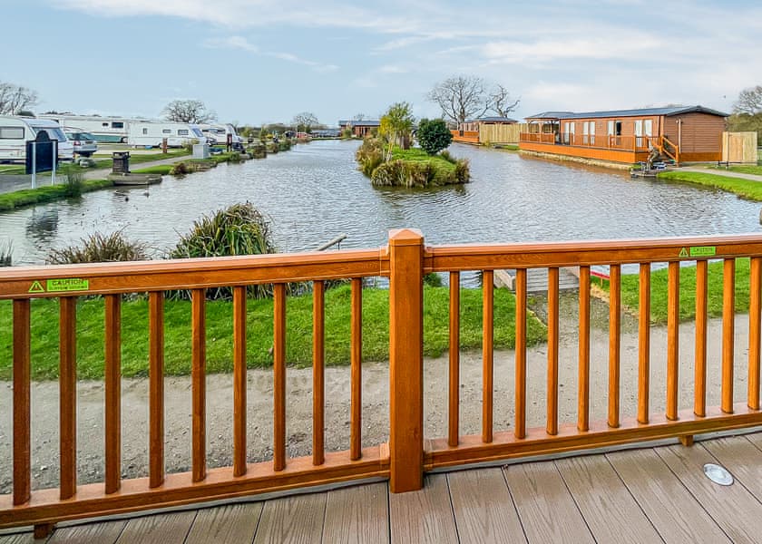 Kingfisher Lodge - Caistor Lakes Lodges, Caistor, Market Rasen