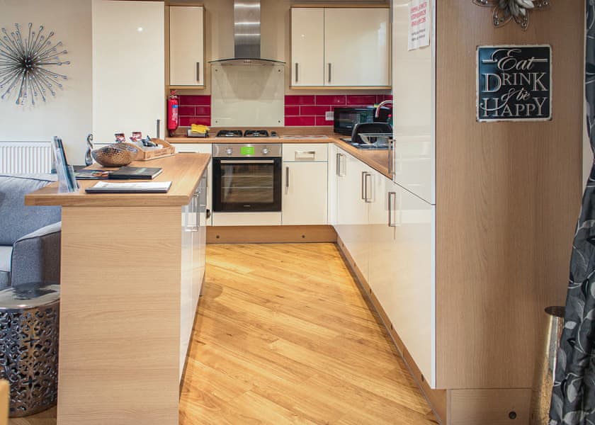 Swan Lodge - Caistor Lakes Lodges, Caistor, Market Rasen