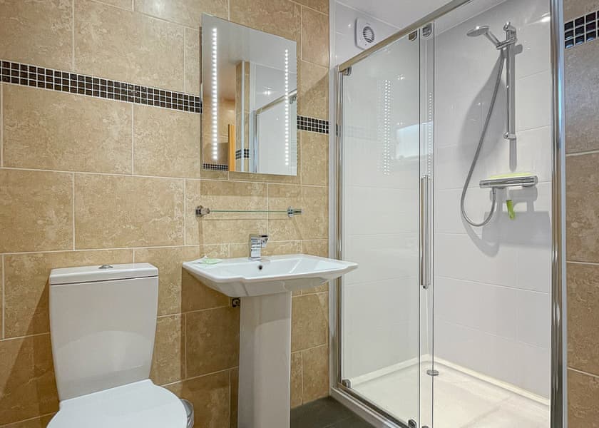 Swan Lodge - Caistor Lakes Lodges, Caistor, Market Rasen