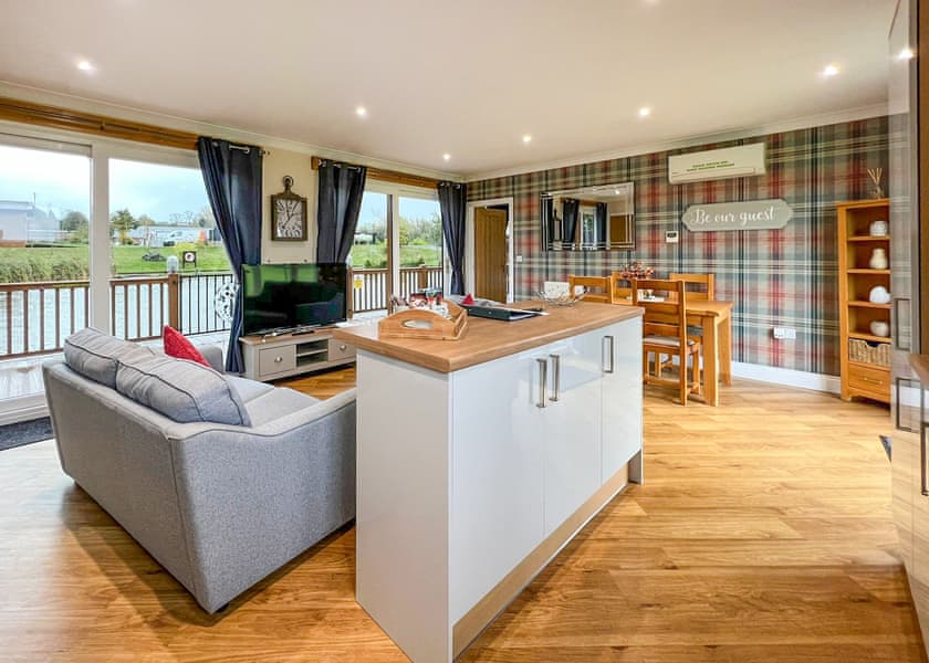 Mallard Lodge - Caistor Lakes Lodges, Caistor, Market Rasen