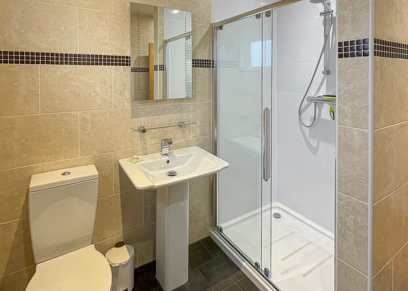 Grebe Lodge - Caistor Lakes Lodges, Caistor, Market Rasen