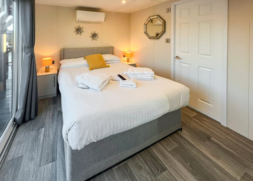 Puffin Lodge - Caistor Lakes Lodges, Caistor, Market Rasen