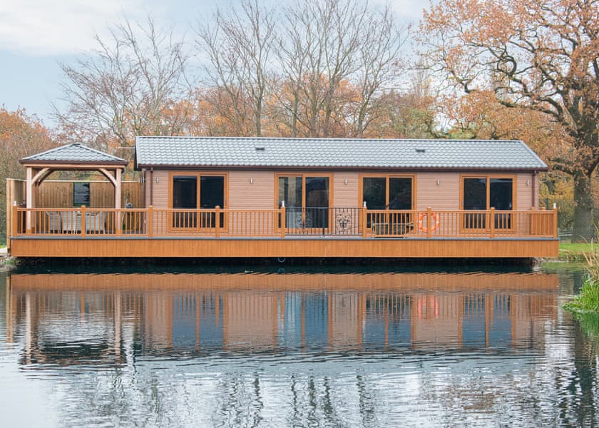 Stork Lodge - Caistor Lakes Lodges, Caistor, Market Rasen