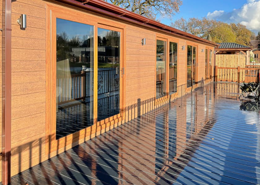 Stork Lodge - Caistor Lakes Lodges, Caistor, Market Rasen