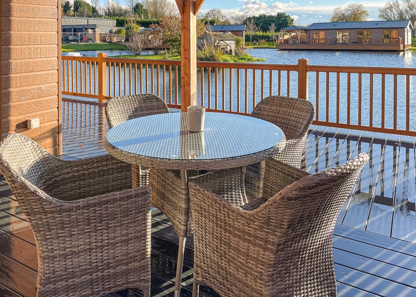 Stork Lodge - Caistor Lakes Lodges, Caistor, Market Rasen