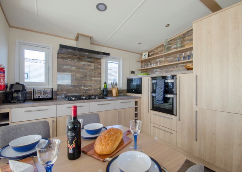 Platinum 2 Caravan with Decking - Carlton Meres Holiday Park, Saxmundham