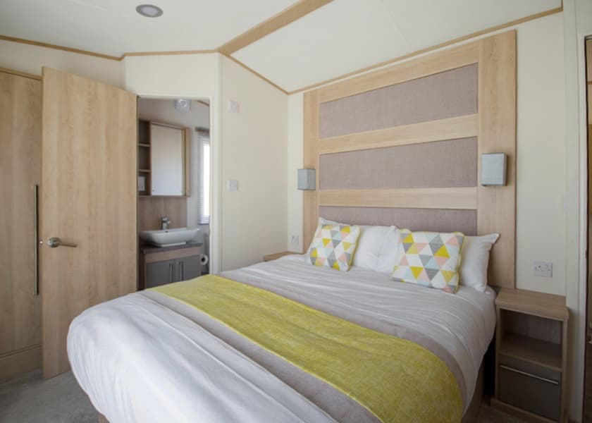 Platinum 2 Caravan with Decking - Carlton Meres Holiday Park, Saxmundham