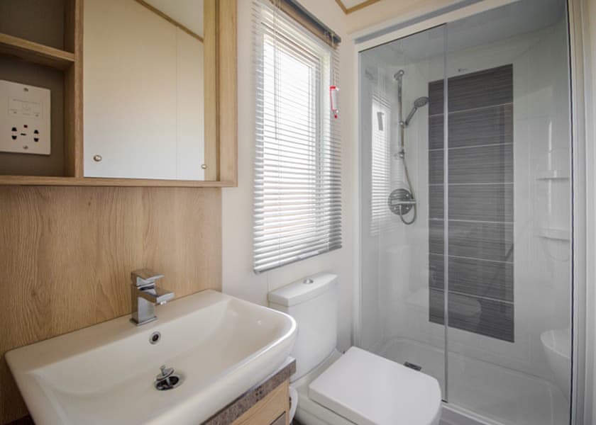 Platinum 2 Caravan with Decking - Carlton Meres Holiday Park, Saxmundham