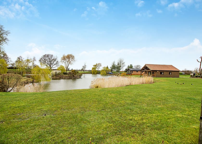 The Stables Cottage - Camper UK Leisure Park, Swinethorpe, Nr Lincoln