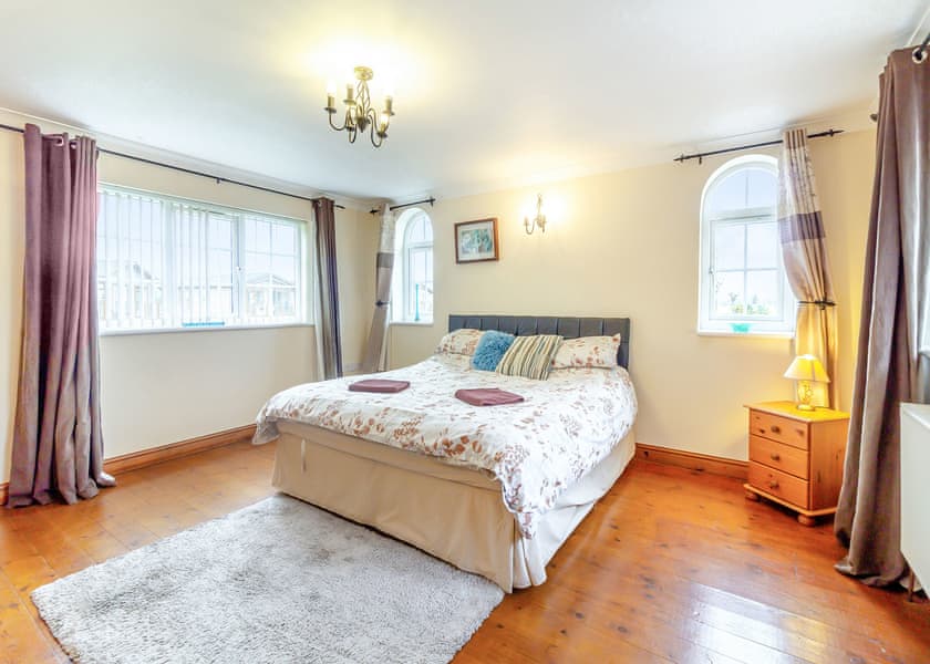 The Stables Cottage - Camper UK Leisure Park, Swinethorpe, Nr Lincoln