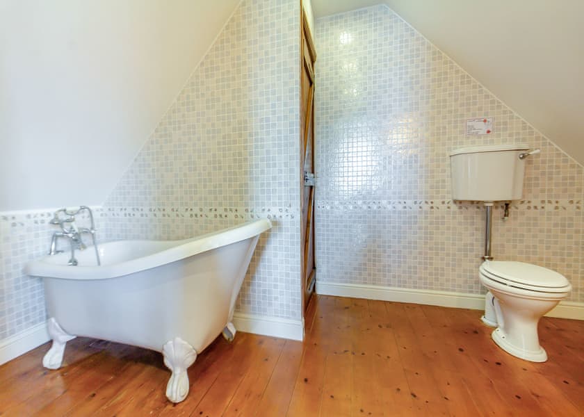 The Stables Cottage - Camper UK Leisure Park, Swinethorpe, Nr Lincoln