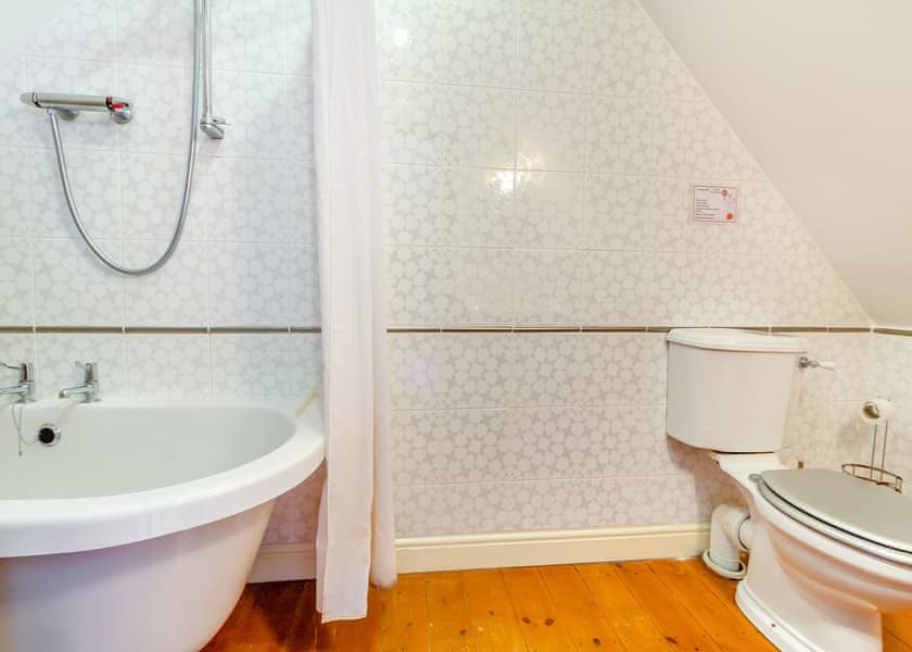 The Stables Cottage - Camper UK Leisure Park, Swinethorpe, Nr Lincoln
