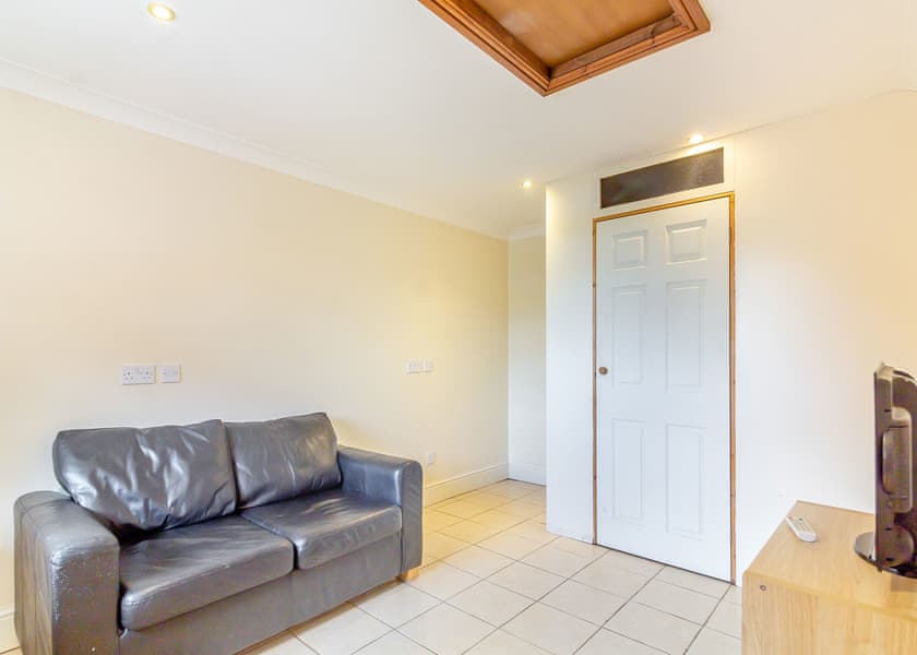 The Stables Cottage - Camper UK Leisure Park, Swinethorpe, Nr Lincoln