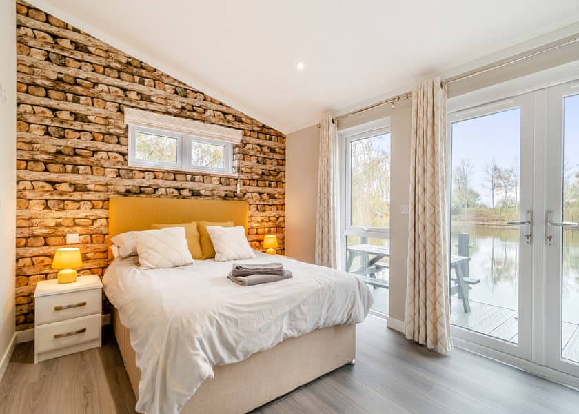 Oyster Catcher - Camper UK Leisure Park, Swinethorpe, Nr Lincoln