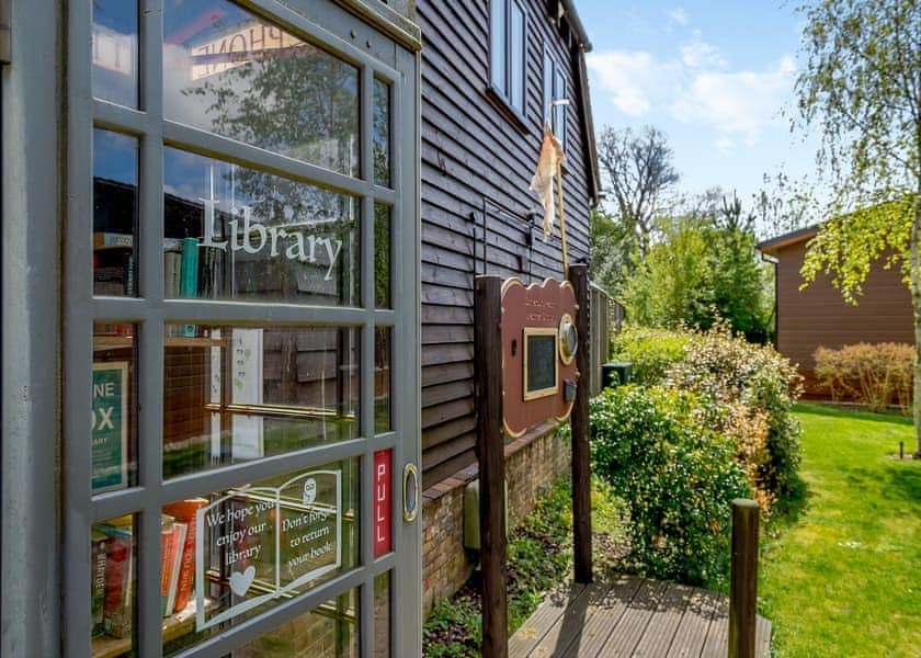 Canterbury Reach Lodge Retreat, Canterbury