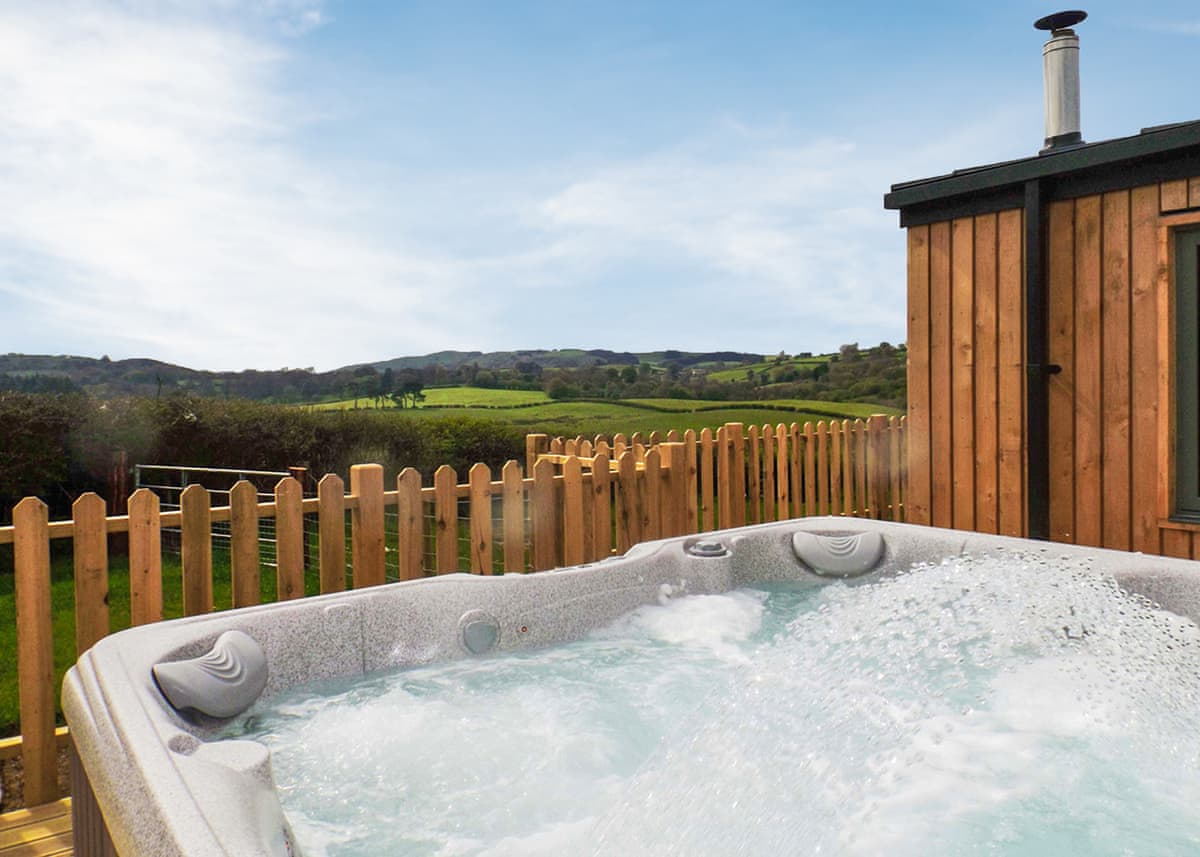 Castle Pren Lodges - Image 1