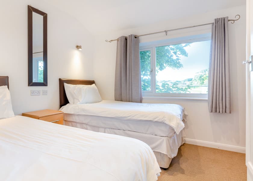 Atlantic Garden Chalet 2 - Atlantic Reach Holiday Resort, Newquay