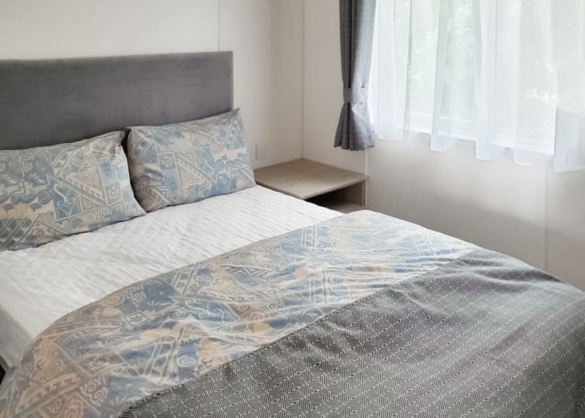 Superior Lodge (sleeps 8) - Castaways Beach Resort, Bacton-on-Sea