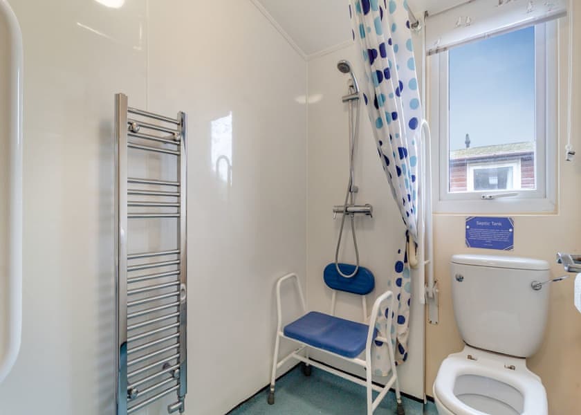 Castaways Lodge - Castaways Holiday Park, Bacton-on-Sea