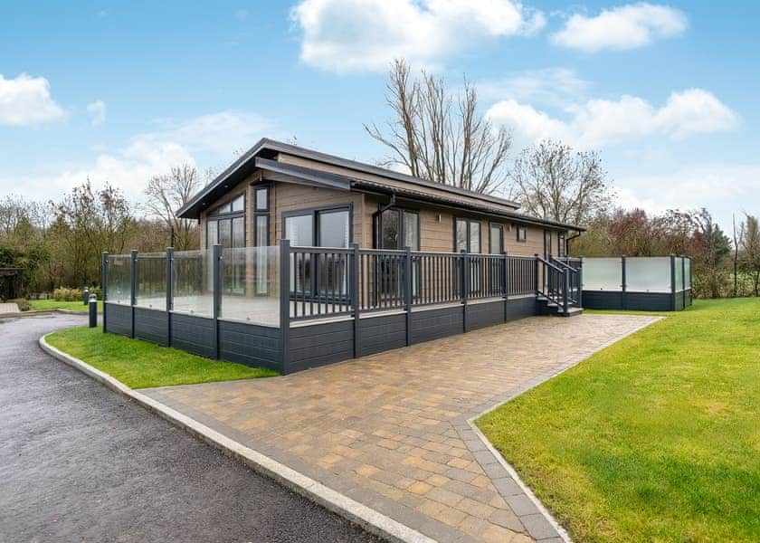 Churchill - Cambridge Country Club Lodge Retreat, Cambridge