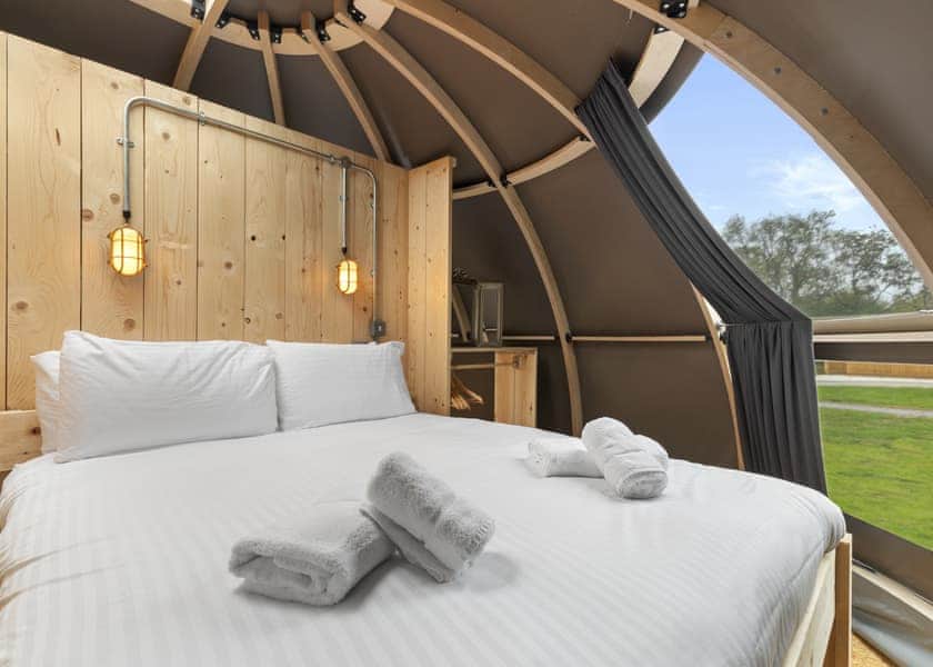 Stargazer 1 (Sleeps 4) - Celtic Escapes, Narberth
