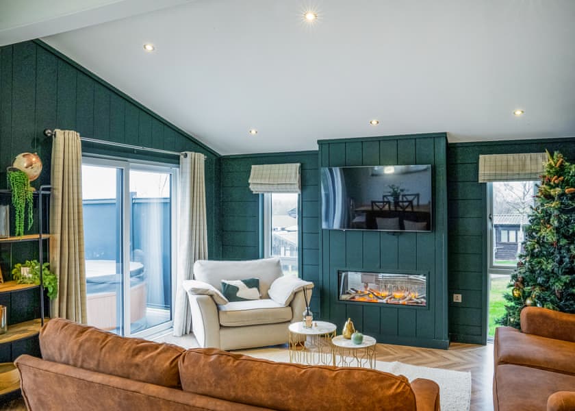 Green Oak - Croft Farm Water Park, Tewkesbury