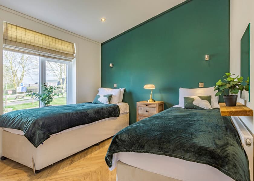 Green Oak - Croft Farm Water Park, Tewkesbury