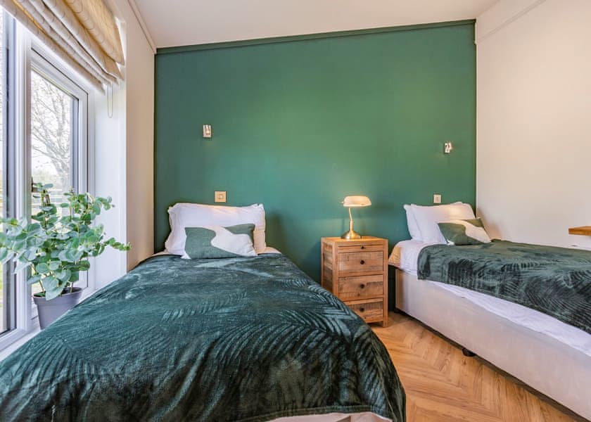 Green Oak - Croft Farm Water Park, Tewkesbury