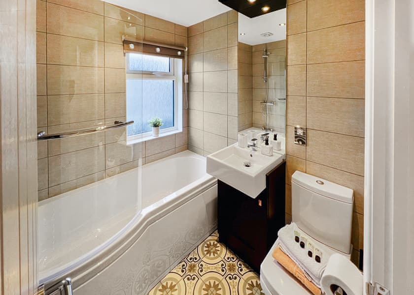 Silver Oak - Croft Farm Water Park, Tewkesbury