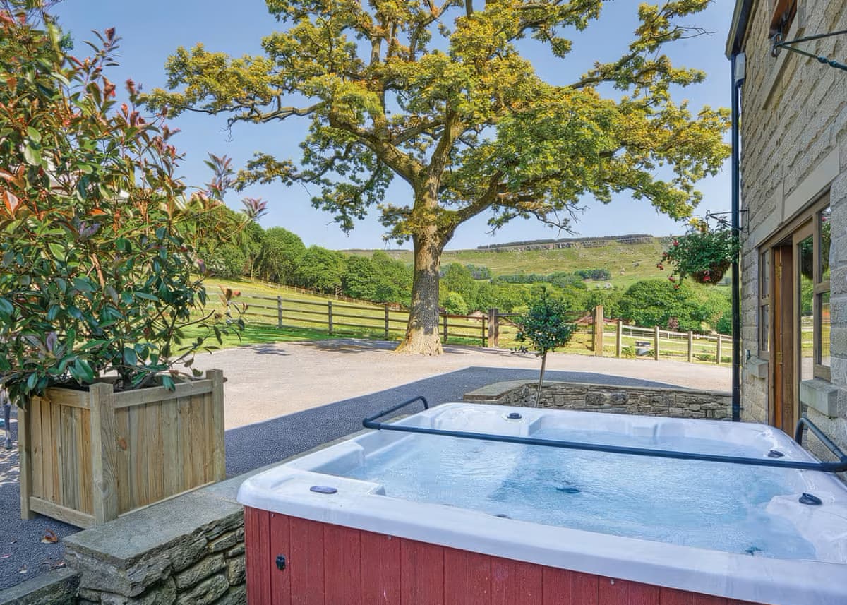 Charlesworth Lodges - Holiday lodge in Central England - Image 2