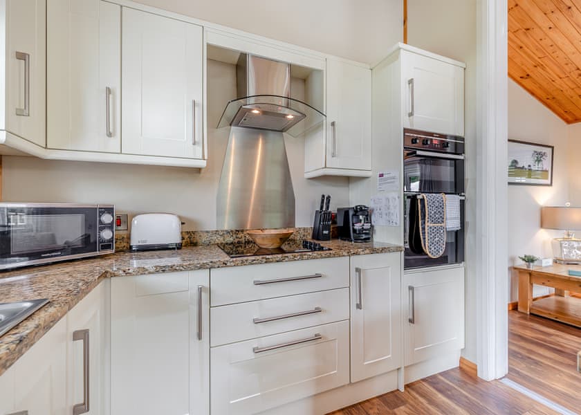 Amour Deluxe - Charlesworth Lodges, Glossop