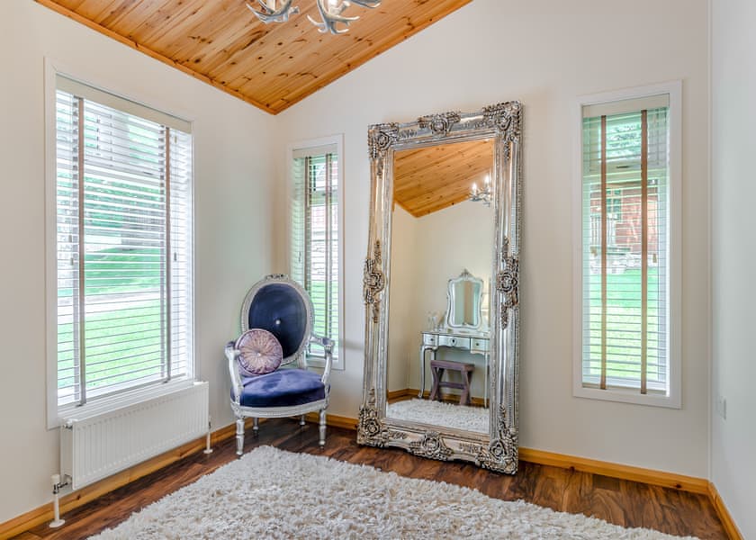 Amour Deluxe - Charlesworth Lodges, Glossop