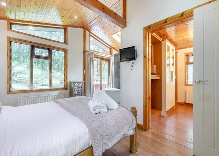 Amour Lodge - Charlesworth Lodges, Glossop