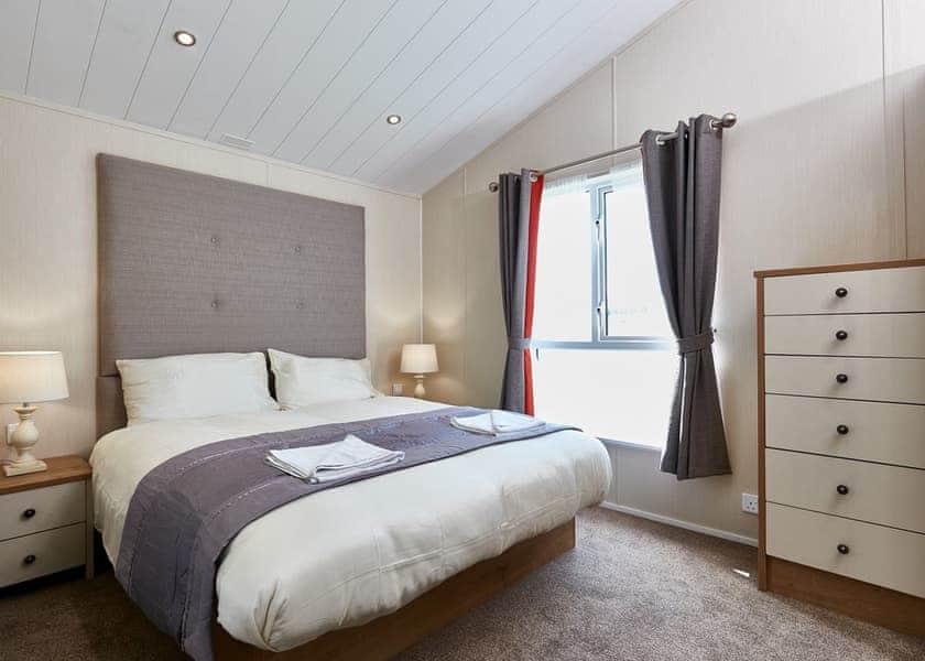 Reedham Lodge - Cherry Tree, Burgh Castle, Great Yarmouth