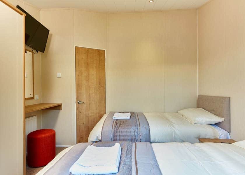 Reedham Lodge - Cherry Tree, Burgh Castle, Great Yarmouth