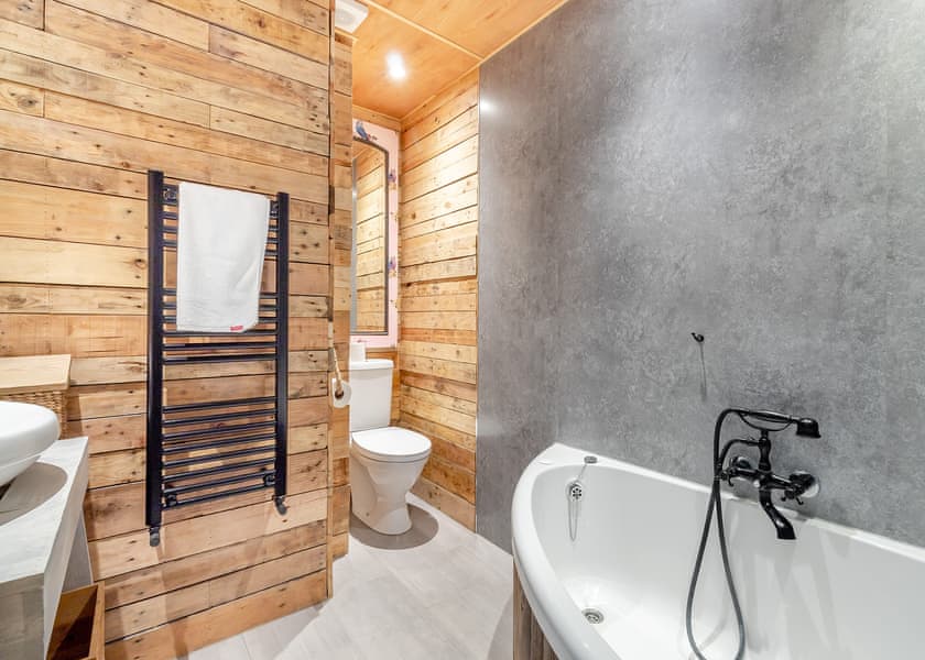 Revamp Retreat - Cliff House Holiday Park, Dunwich