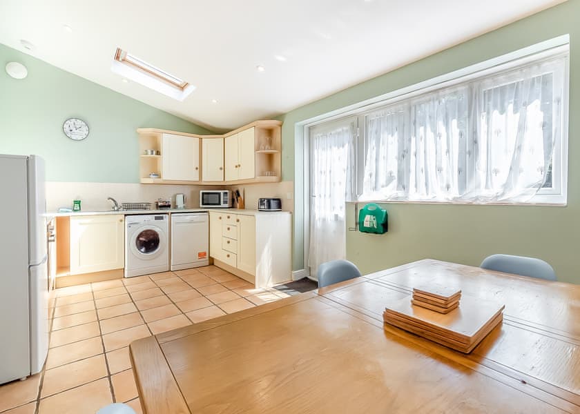 Hollytree Cottage - Cliff House Holiday Park, Dunwich
