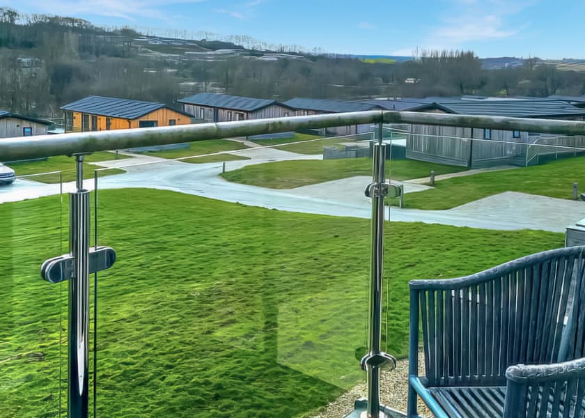 Orchard First Floor Apartment Balcony - Clawford Lakes Resort and Spa, Clawton, Nr Holsworthy