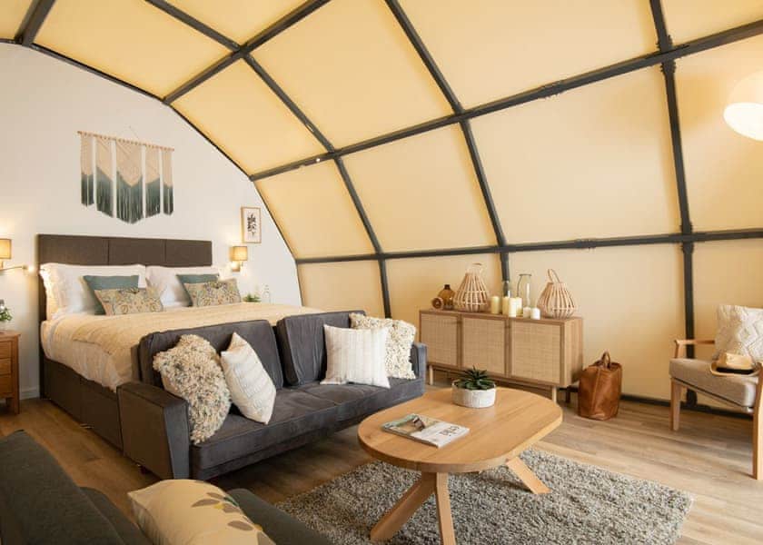 Luxury Cocoon - Clawford Lakes Resort and Spa, Clawton, Nr Holsworthy